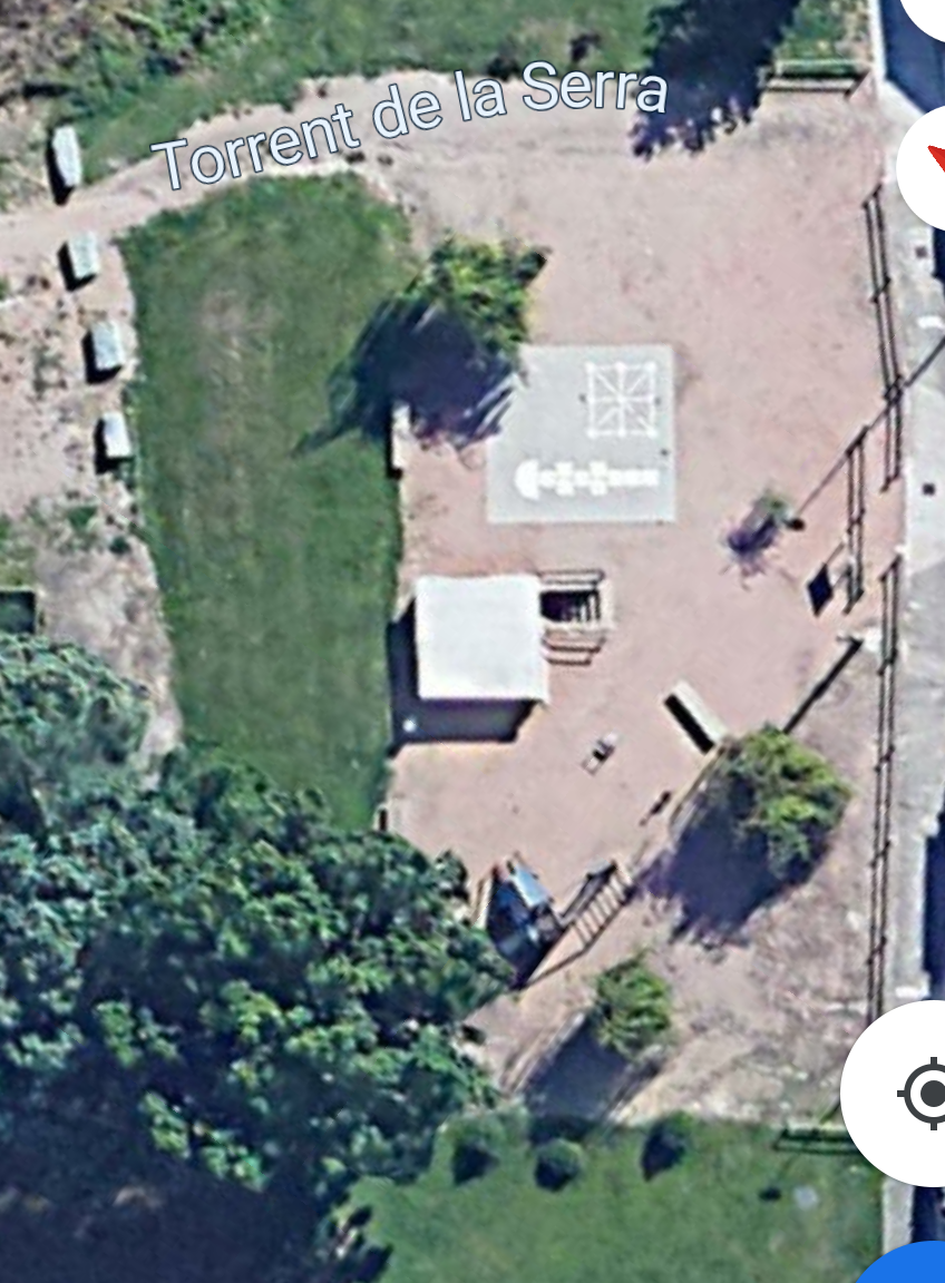 Imatge pels mitjans: Canviar el parc infantil del mig del passeig Adoveries (costat de la bassa).